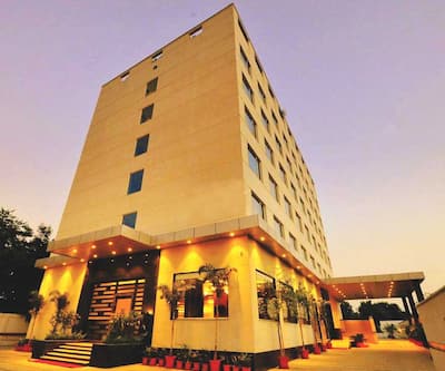 https://imgcld.yatra.com/ytimages/image/upload/t_hotel_yatra_city_desktop/v1435144581/Domestic Hotels/Hotels_Jaipur/Keys Marigold Sitapura/Overview.jpg